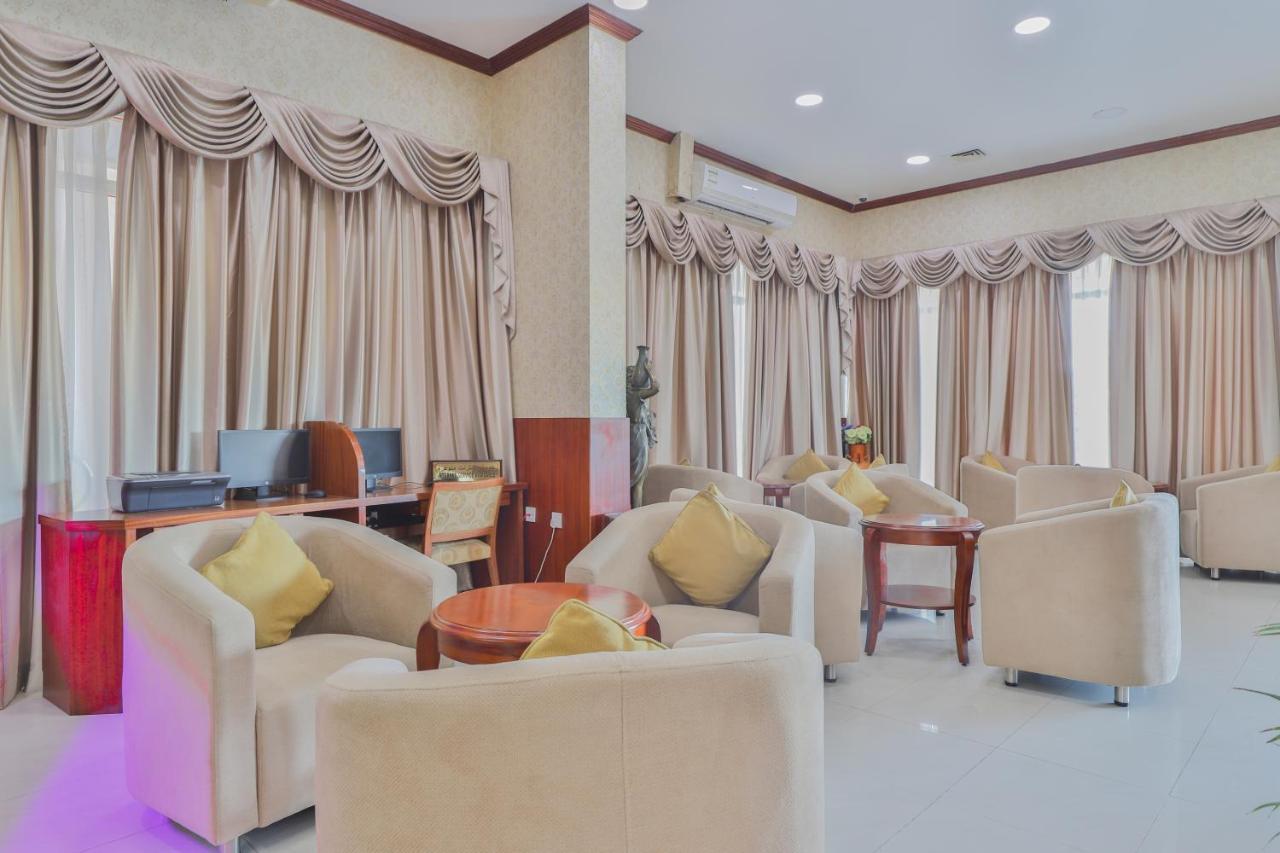 Oyo 274 California Suites Fujairah Exterior photo